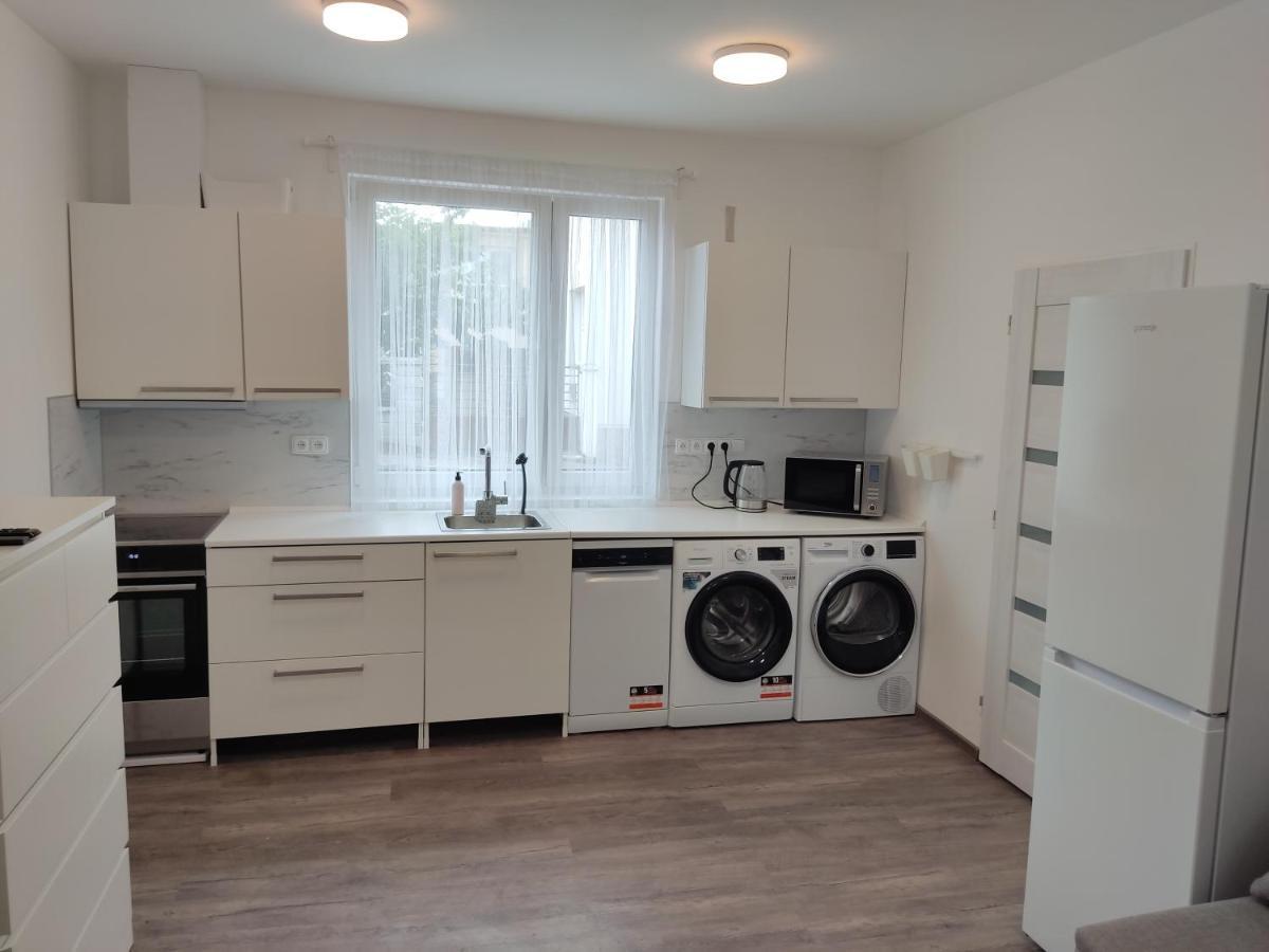 Angel Apartman Нове-Мєсто-над-Метуї Екстер'єр фото