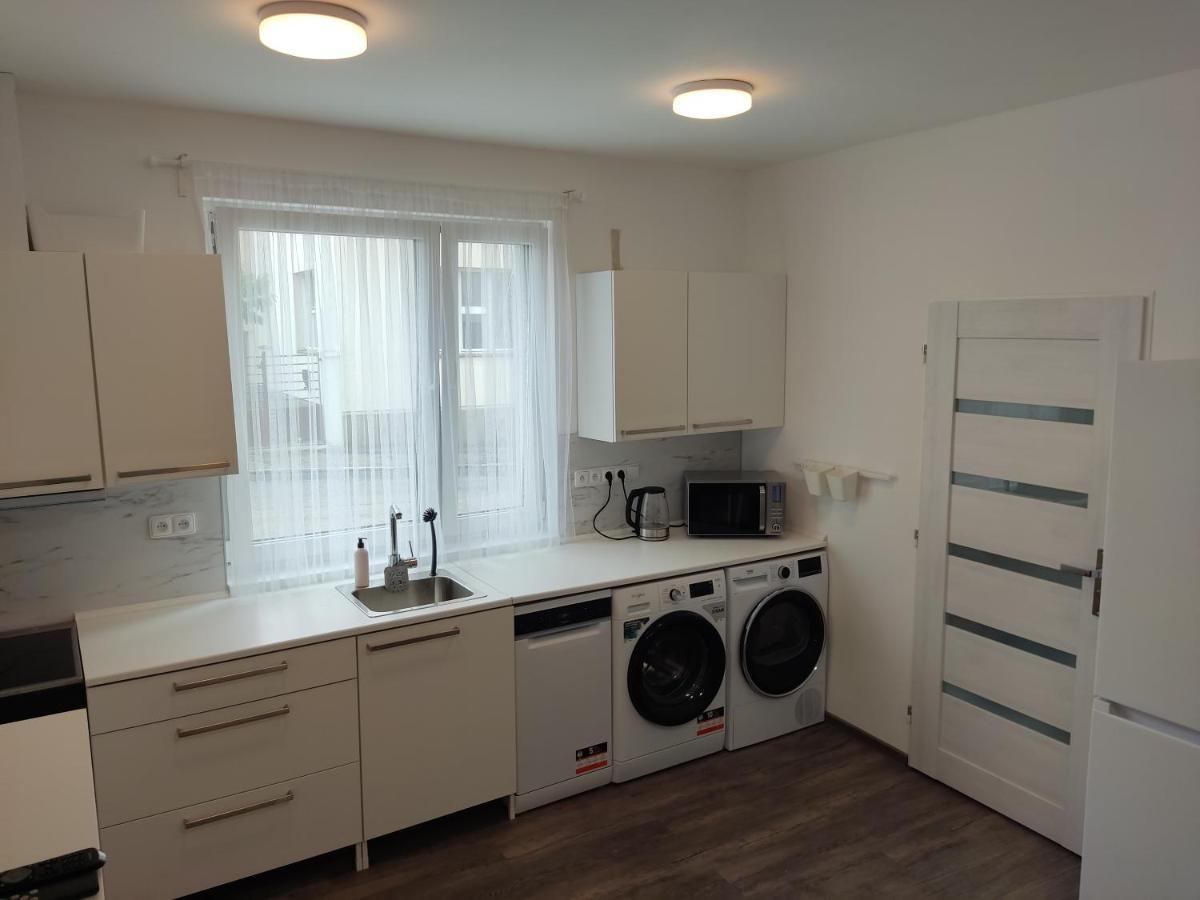 Angel Apartman Нове-Мєсто-над-Метуї Екстер'єр фото